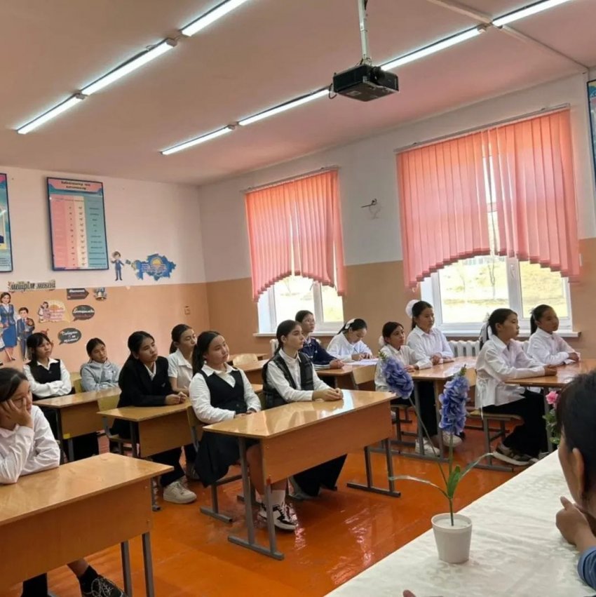 Қыздар жиналысы