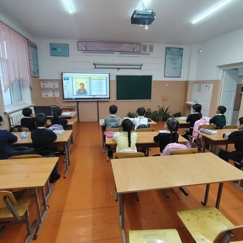Тәуелсіздіктің 34 жылдығына орай «Тәуелсіздік күні » тақырыбында 2025 жылы  15 желтоқсан  күні.1 «Б» сыныбында сынып сағаты