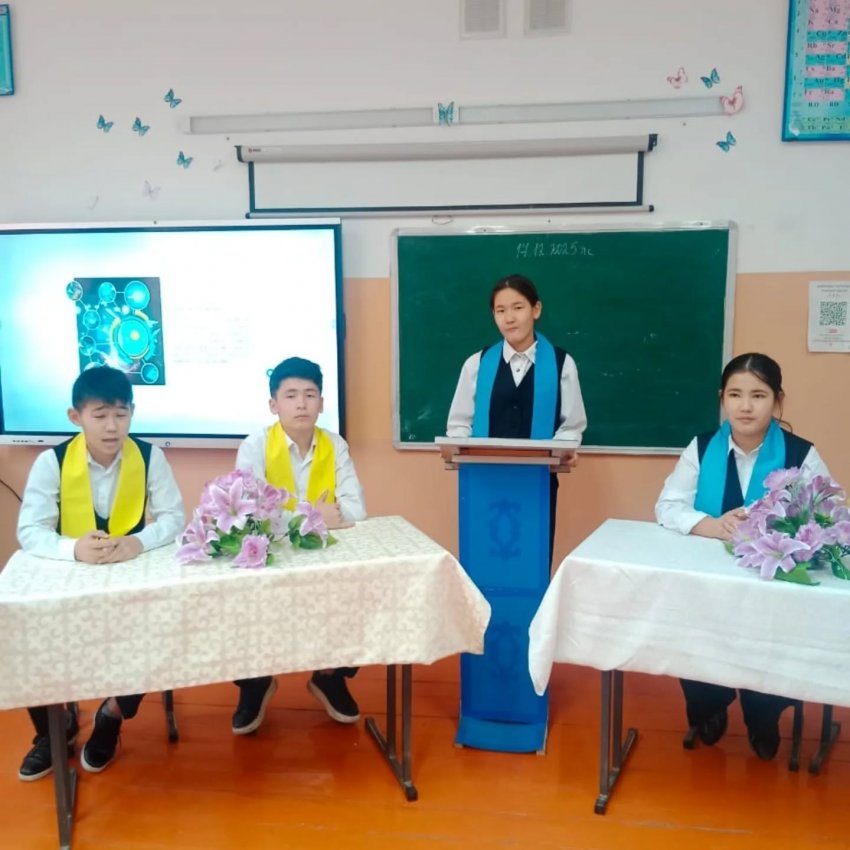 "Дара жол" дебат клубы бойынша 7 «А» сынып оқушыларымен Ауылдық елді мекендердің цифрландыру жағдайы қаламен салыстырғанда төмен тақырыбында пікірсайыс өтті.